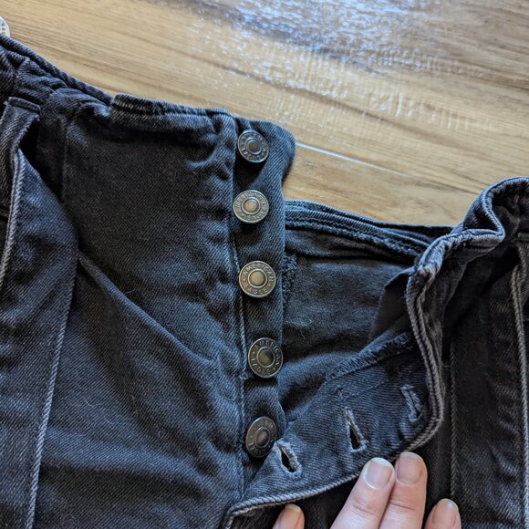 American Eagle Black Denim Jean Shorts, 8 - Picture 4 of 8